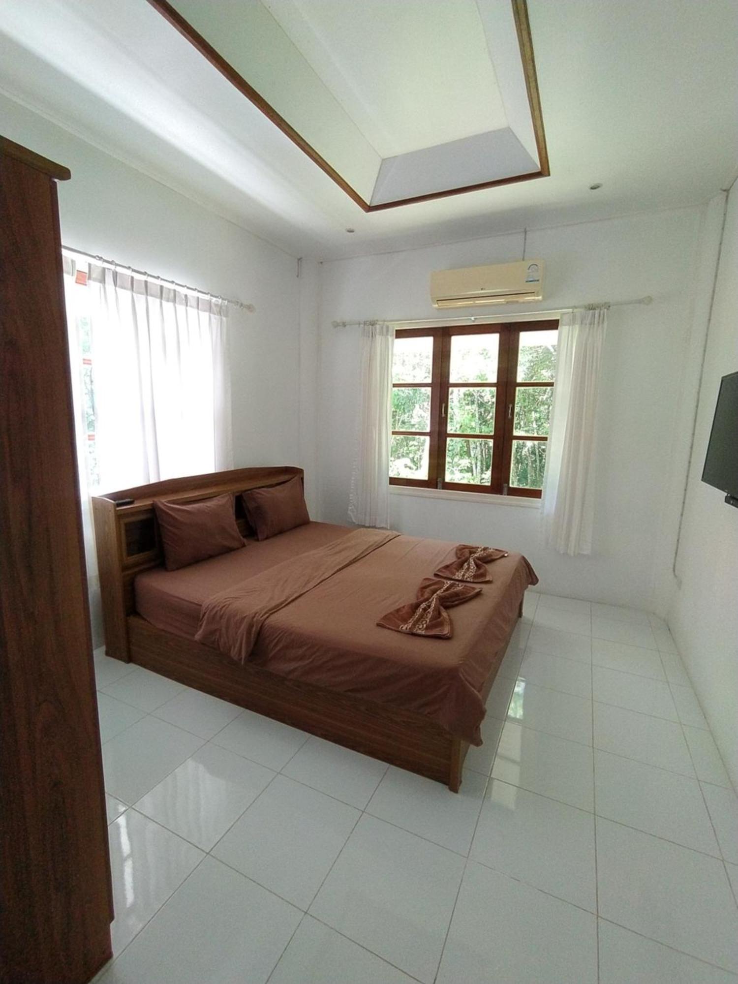 Kood Life Hotel Ko Kut Exterior photo