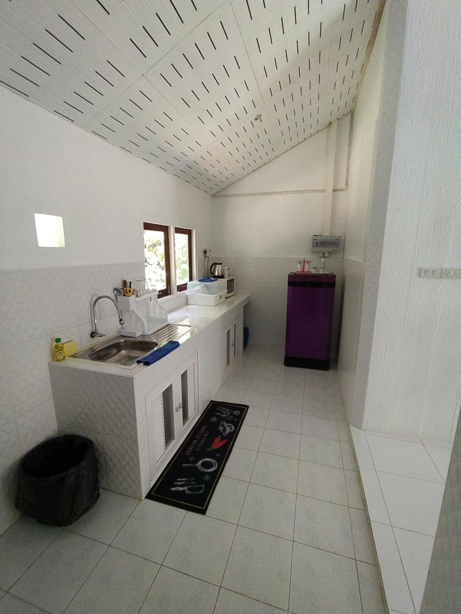 Kood Life Hotel Ko Kut Exterior photo