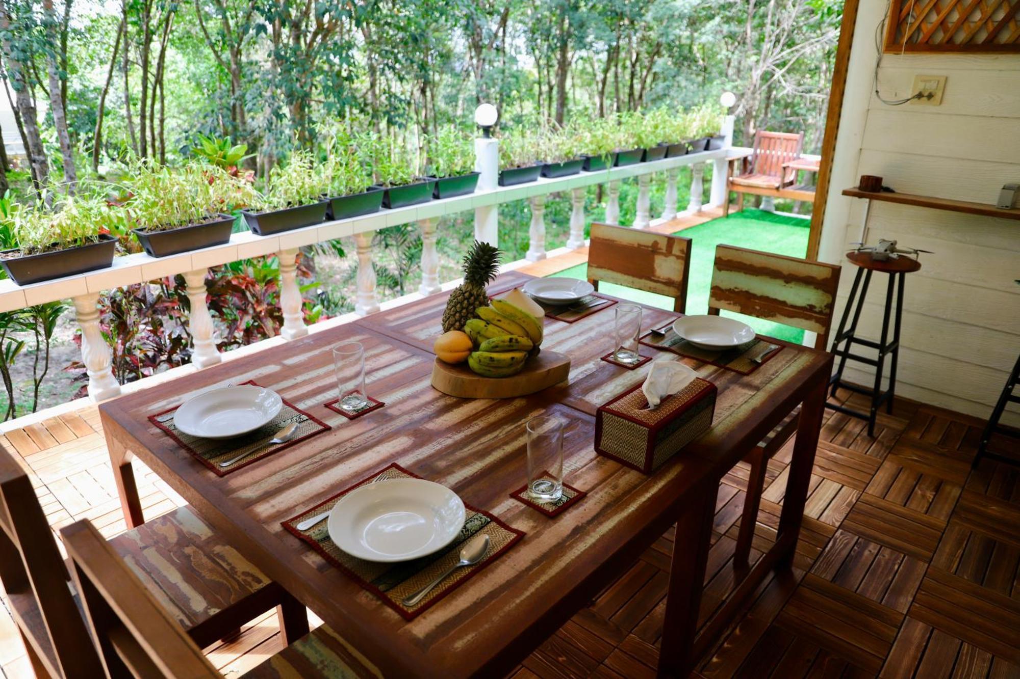 Kood Life Hotel Ko Kut Exterior photo