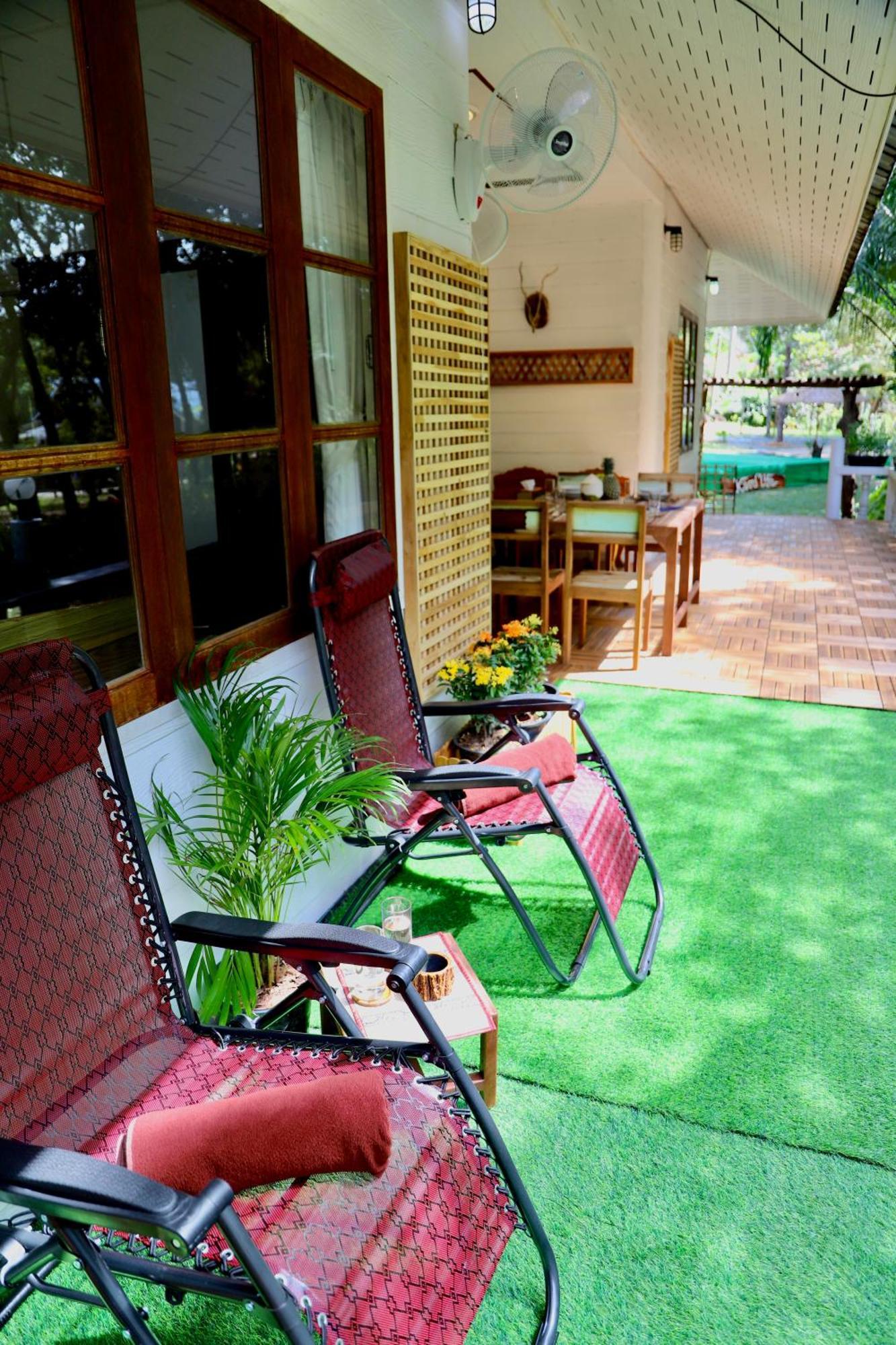 Kood Life Hotel Ko Kut Exterior photo