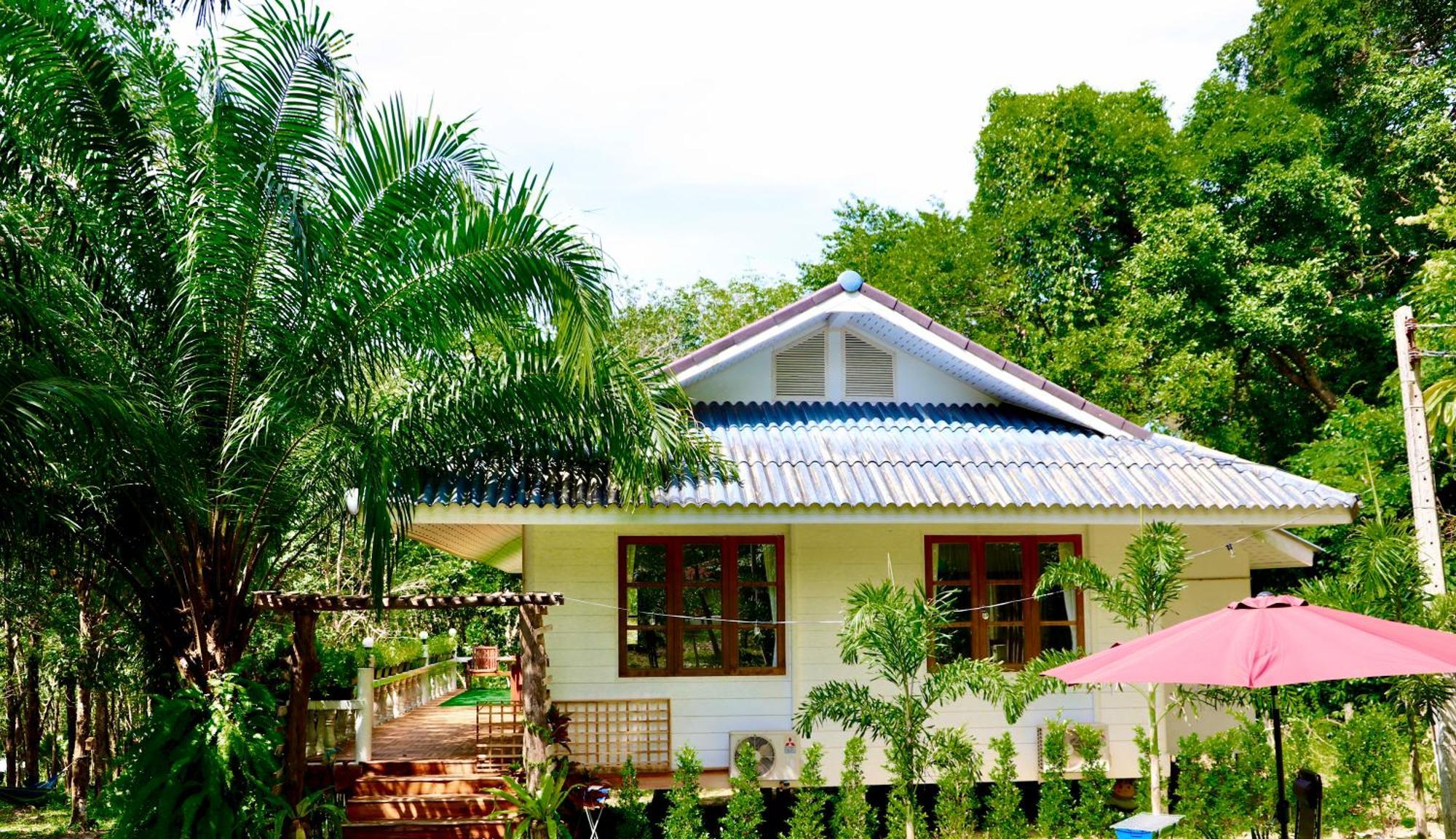 Kood Life Hotel Ko Kut Exterior photo