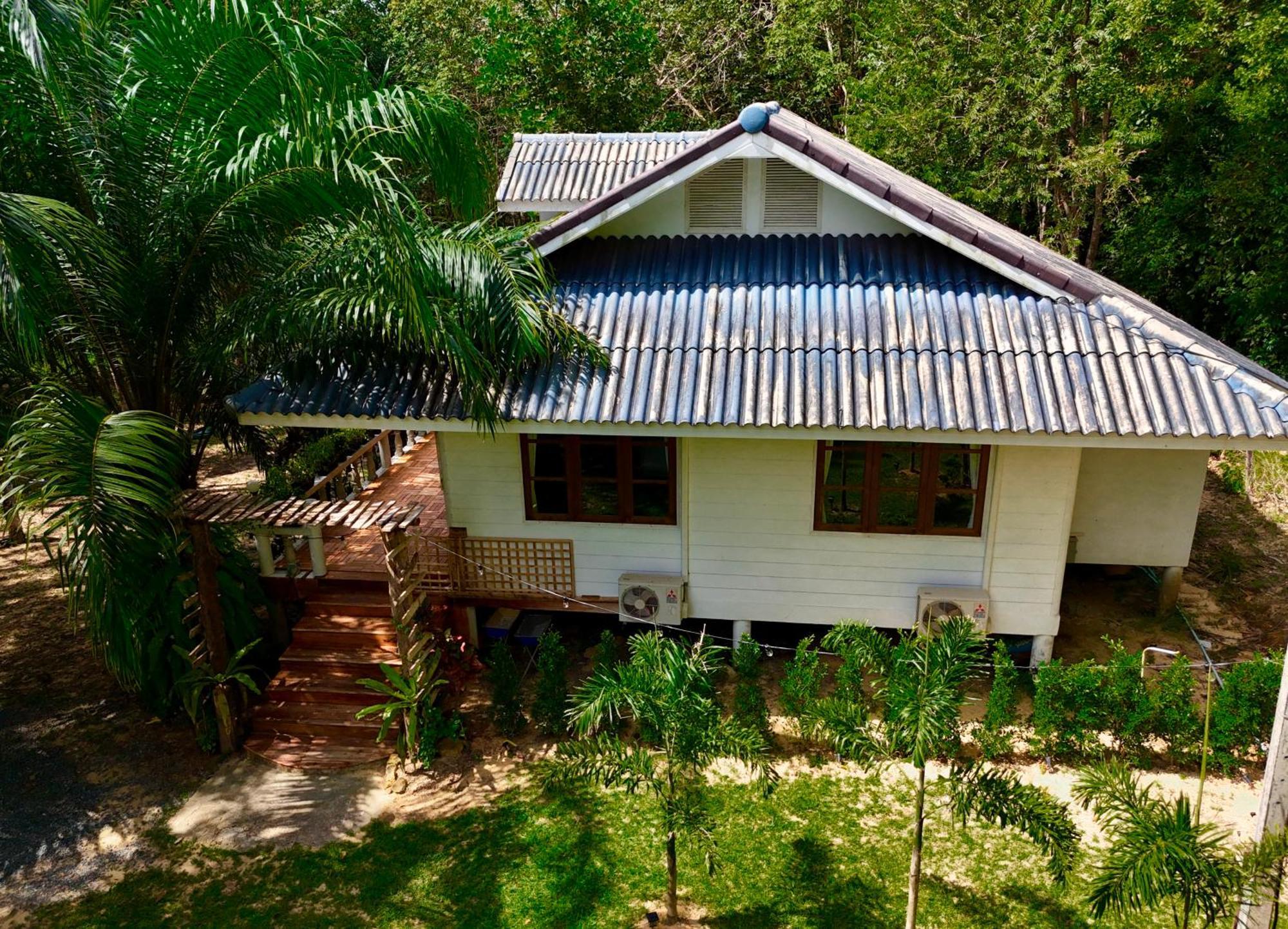 Kood Life Hotel Ko Kut Exterior photo